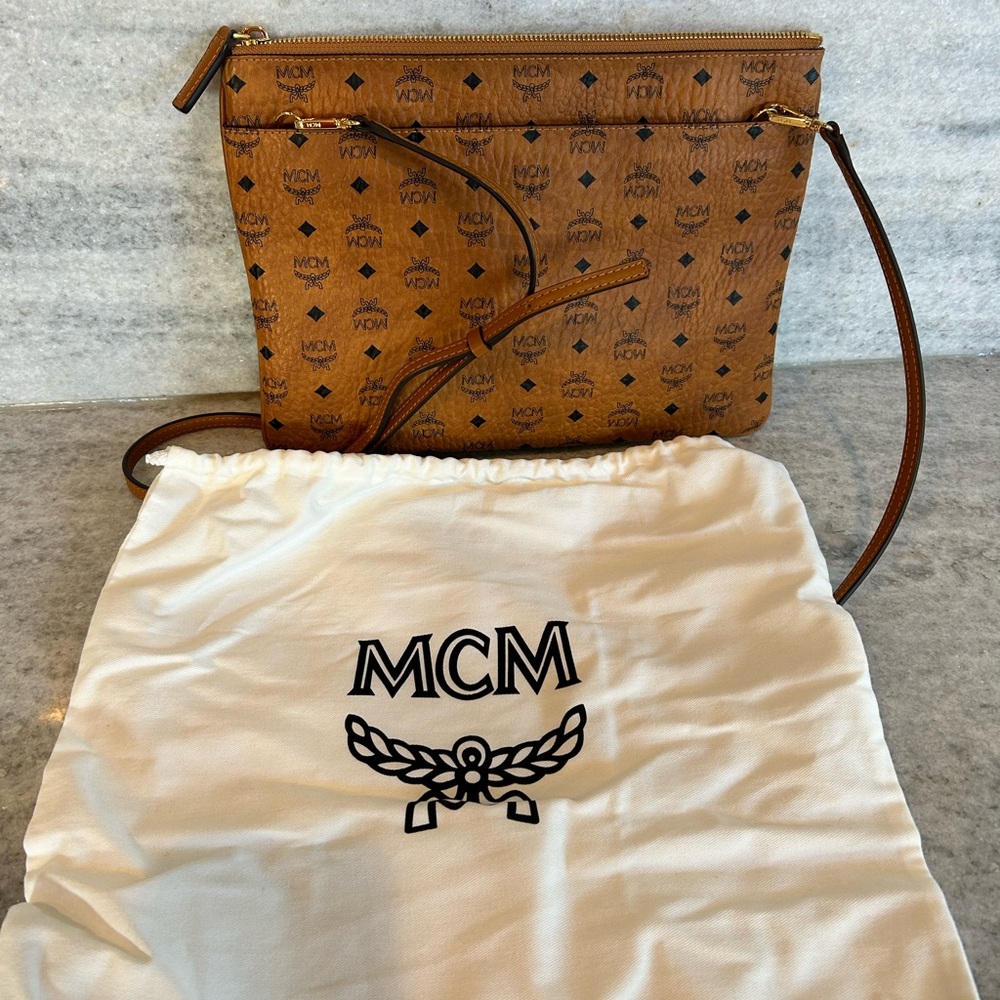 MCM Visetos Original Pouch in Cognac - Picture 4 of 11